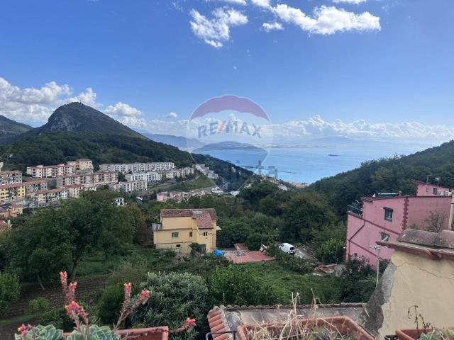 Appartamento in vendita di 160 m² in Via Iaconti