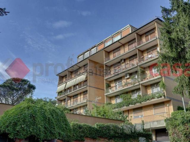 Appartamento in vendita di 160 m² in Via Italo Panattoni, 128