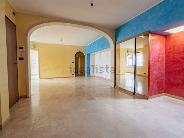Appartamento in vendita di 160 m² in Via Osasco, 2