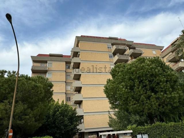 Appartamento in vendita di 160 m² in Via Lago di Misurina, 32