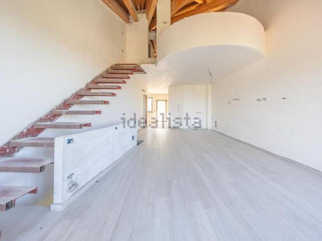 Appartamento in vendita di 160 m² in Via Leonardo da Vinci