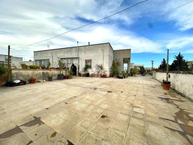 Appartamento in vendita di 160 m² in Via Luigi Coniglio Gallo, 1