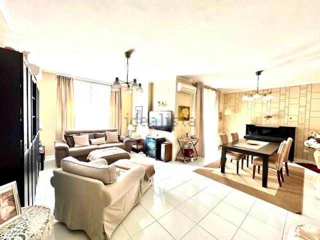 Appartamento in vendita di 160 m² in Via Luigi Fabricat