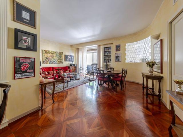 Appartamento in vendita di 160 m² in Via Luigi Sacco