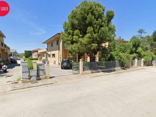 Appartamento in vendita di 160 m² in Via Lussu, 300