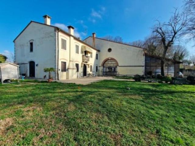 Appartamento in vendita di 160 m² in Via Monticelli, 36