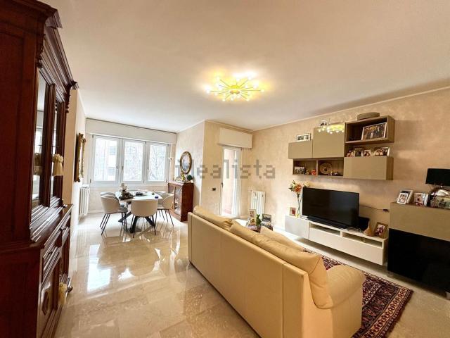 Appartamento in vendita di 160 m² in Via Marco D&apos Oggiono