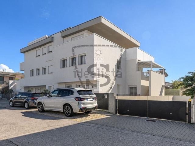 Appartamento in vendita di 160 m² in Via Marcello Benedetto, 13