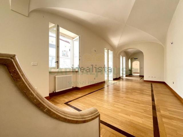 Appartamento in vendita di 160 m² in Via Mario Fiore
