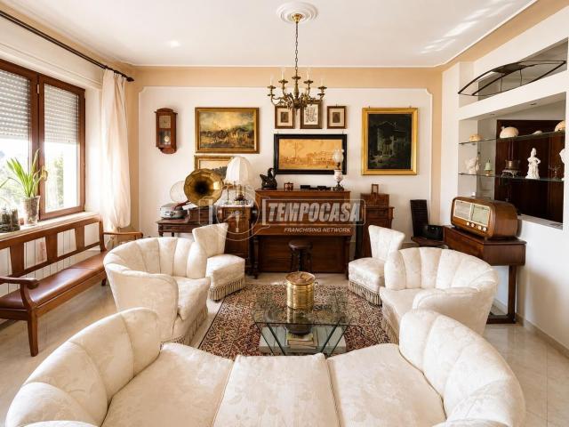 Appartamento in vendita di 160 m² in Via Martino Marinosci, 12