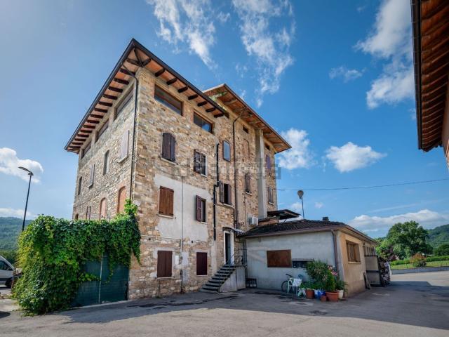 Appartamento in vendita di 160 m² in Via Muraglione