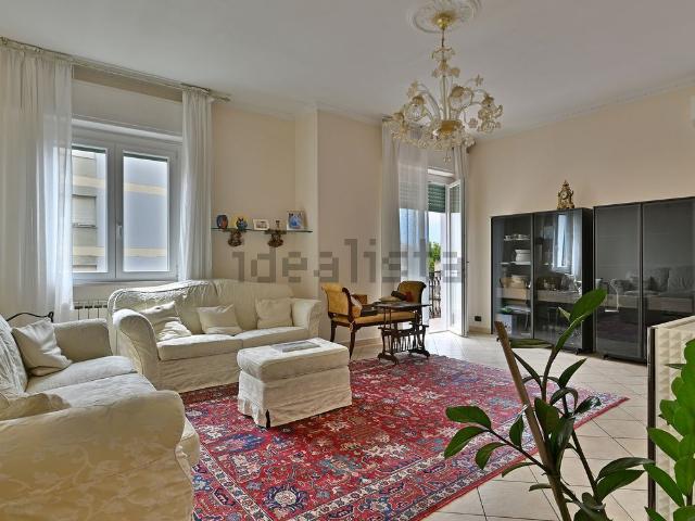 Appartamento in vendita di 160 m² in Via Nazario Sauro, 43