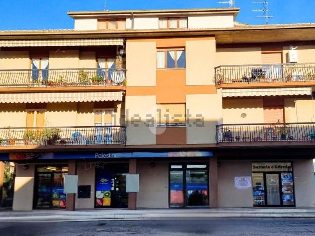 Appartamento in vendita di 160 m² in Via Salaria, 344