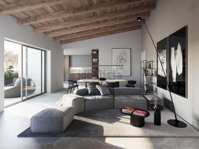 Appartamento in vendita di 160 m² in Via Sandro Pertini