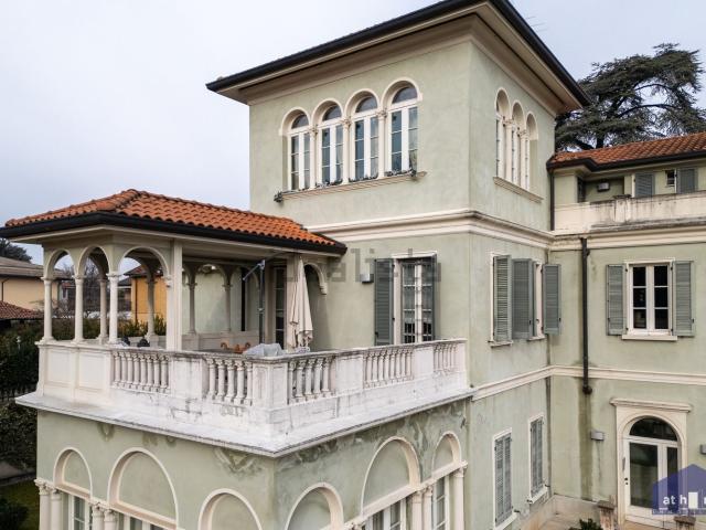 Appartamento in vendita di 160 m² in Via Sant&apos Ambrogio, 21