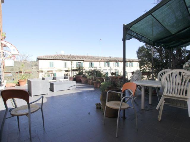 Appartamento in vendita di 160 m² in Via Simone Martini