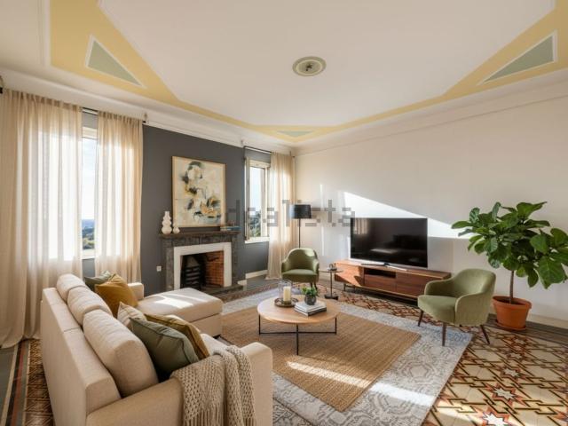 Appartamento in vendita di 160 m² in Via Simone Mayr, 10