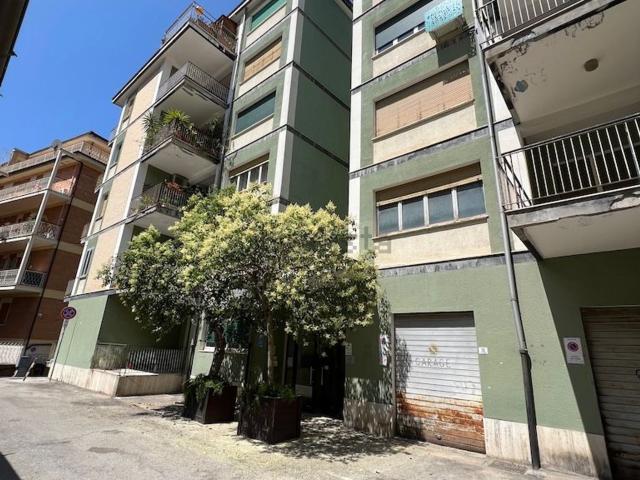 Appartamento in vendita di 160 m² in Via Sinibaldo Baroncini, 32