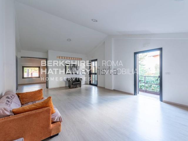 Appartamento in vendita di 160 m² in Via Portuense