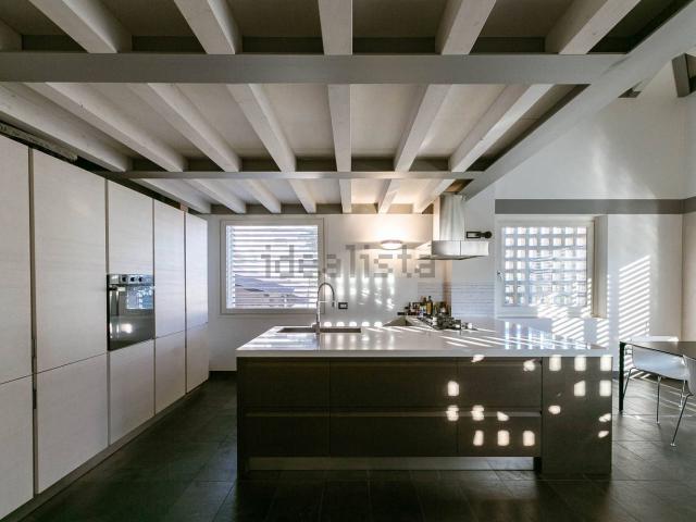 Appartamento in vendita di 160 m² in Via Postumia