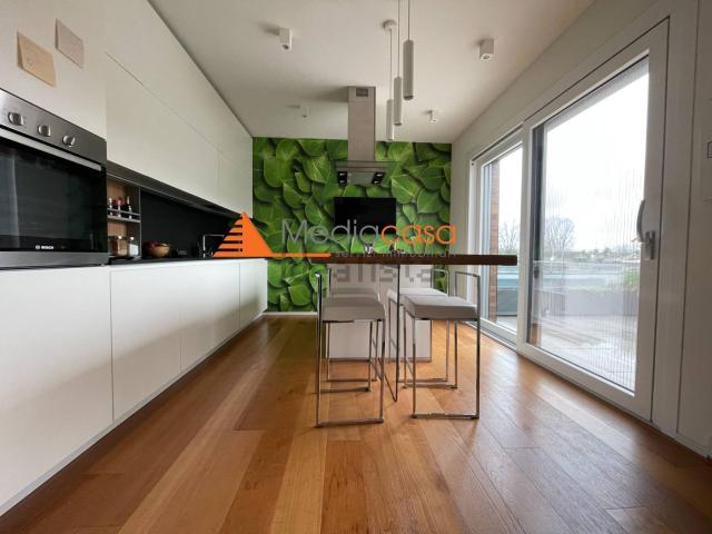 Appartamento in vendita di 160 m² in Via Padre Turoldo, 110