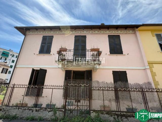 Appartamento in vendita di 160 m² in Via Paolo Belmesseri, 3