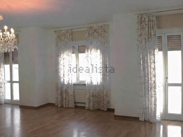 Appartamento in vendita di 164 m² in Via Pastrengo, 9