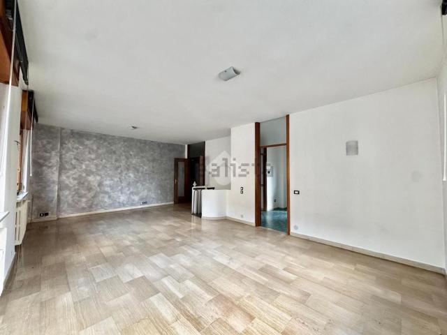 Appartamento in vendita di 160 m² in Via Perazzi, 30