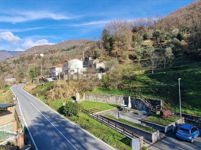 Appartamento in vendita di 160 m² in Via Piani di Fieno, 44
