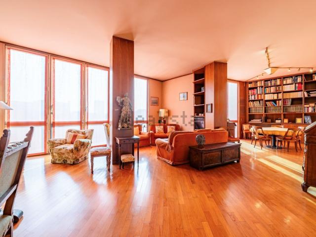 Appartamento in vendita di 160 m² in Via Quadronno, 24