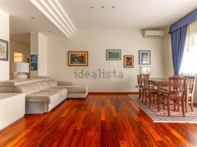 Appartamento in vendita di 160 m² in Via Robert Schuman, 14