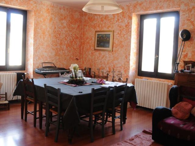 Appartamento in vendita di 160 m² in Via Roma