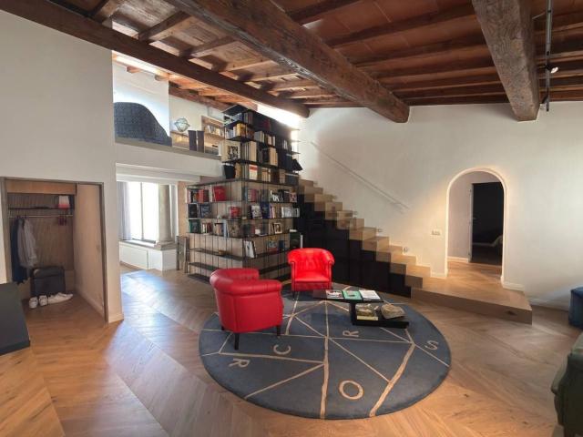 Appartamento in vendita di 160 m² in Via Ricasoli, 6