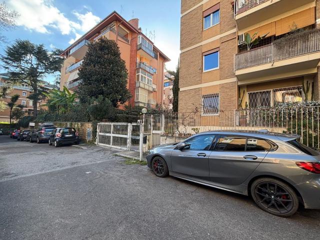 Appartamento in vendita di 160 m² in Via Tonezza, 8