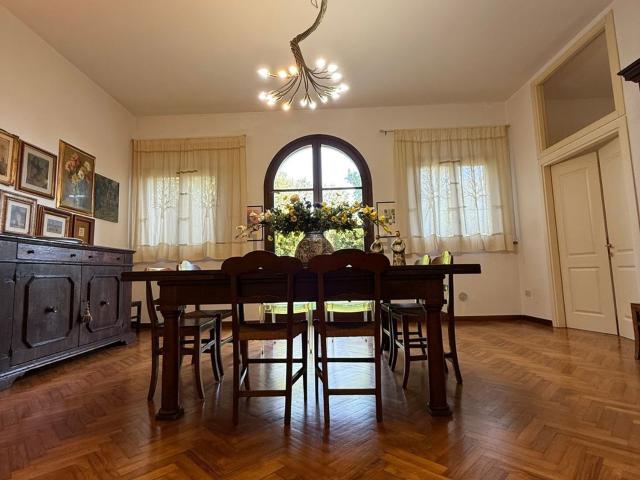 Appartamento in vendita di 160 m² in Via Tosco Romagnola Est, 200