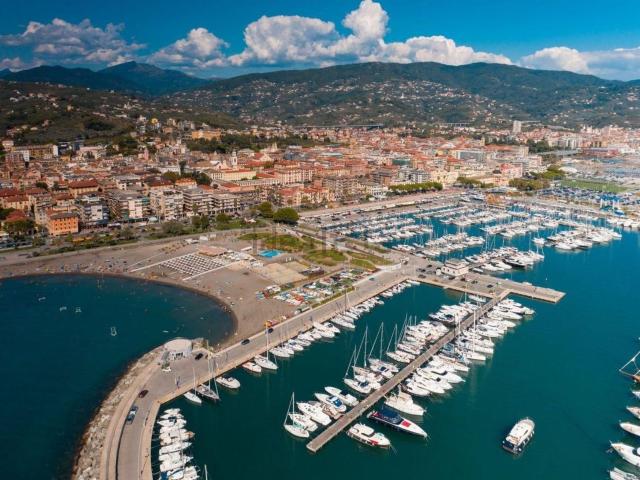 Appartamento in vendita di 160 m² in Via Tripoli