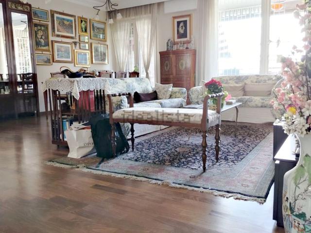 Appartamento in vendita di 160 m² in Via Umberto Saba