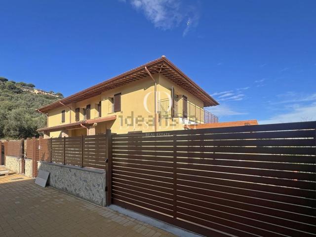 Appartamento in vendita di 160 m² in Via Uliveto