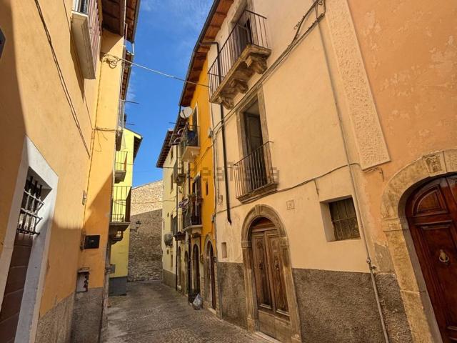Appartamento in vendita di 160 m² in Via Vella, 14