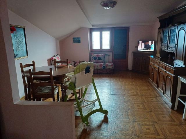 Appartamento in vendita di 160 m² in Via Venanzio D&apos Amore Fracassi