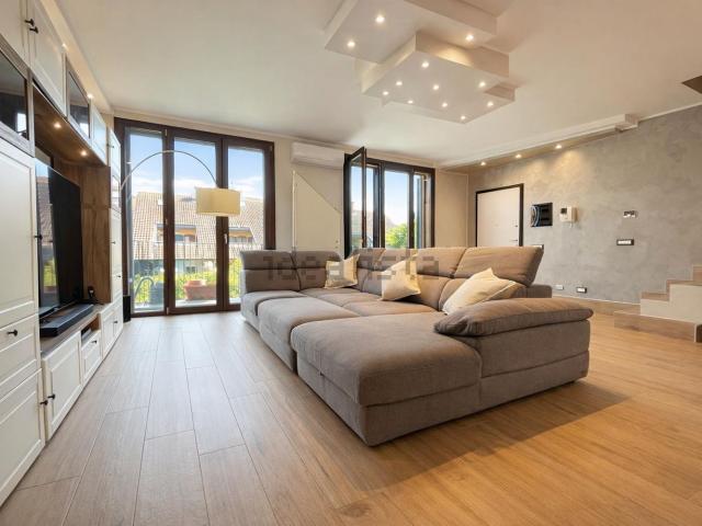 Appartamento in vendita di 160 m² in Via Verbano