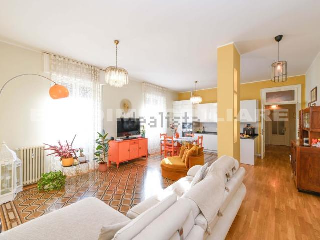 Appartamento in vendita di 160 m² in Via Vittorio Veneto, 1