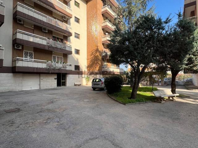 Appartamento in vendita di 160 m² in Via Vincenzo Acquaviva