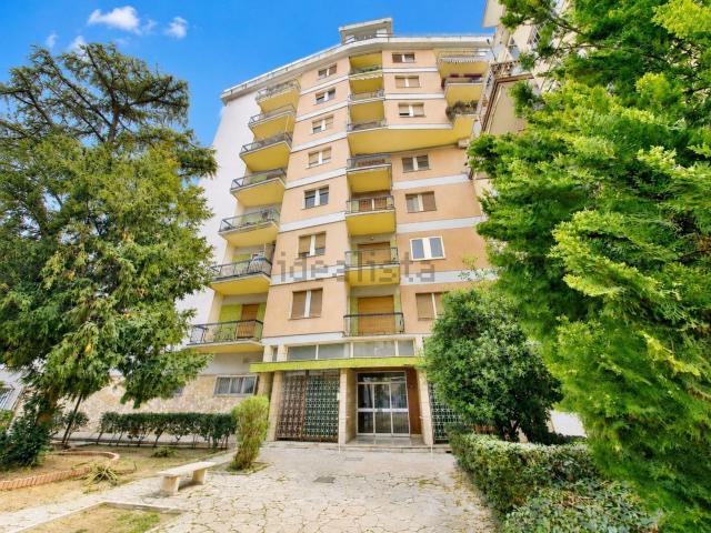 Appartamento in vendita di 160 m² in Via Vincenzo Acquaviva, 23