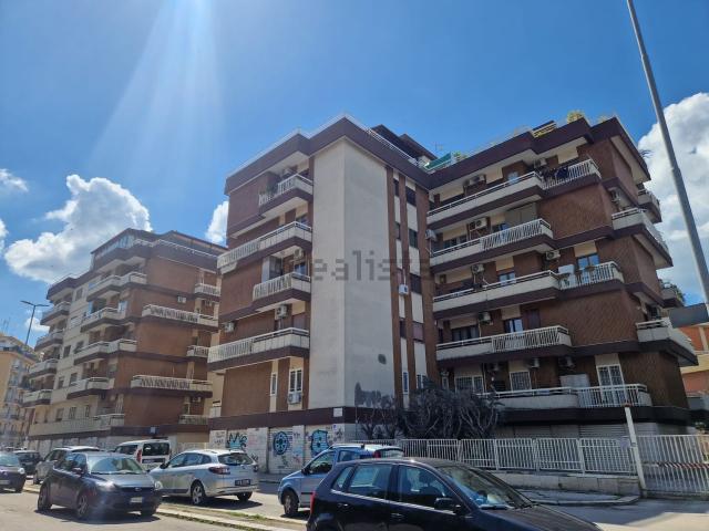 Appartamento in vendita di 160 m² in Via Vincenzo Acquaviva, 97