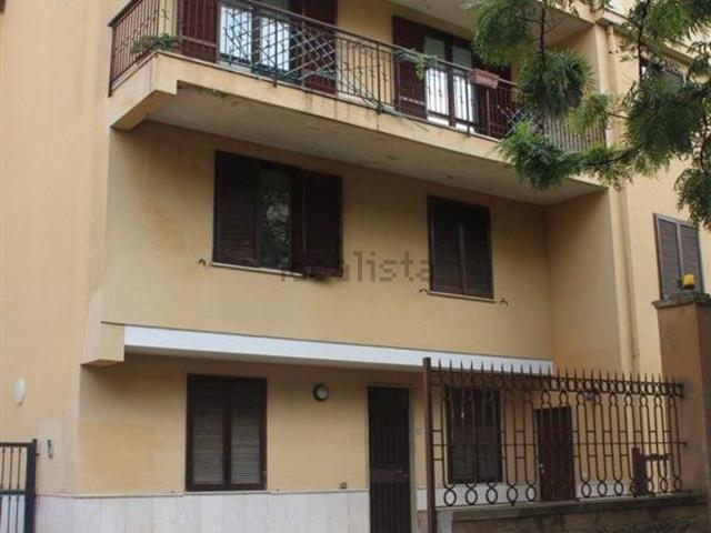 Appartamento in vendita di 160 m² in Viale Umberto I