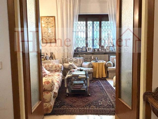 Appartamento in vendita di 160 m² in Viale Calatafimi, 36