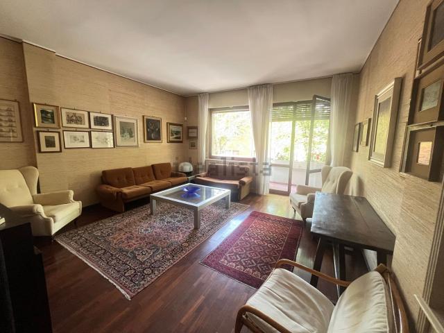 Appartamento in vendita di 160 m² in Viale Cesare Battisti