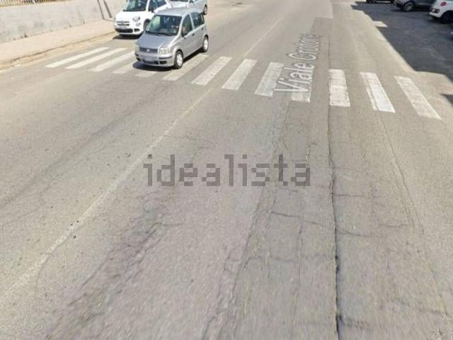 Appartamento in vendita di 160 m² in Viale Crotone, 166