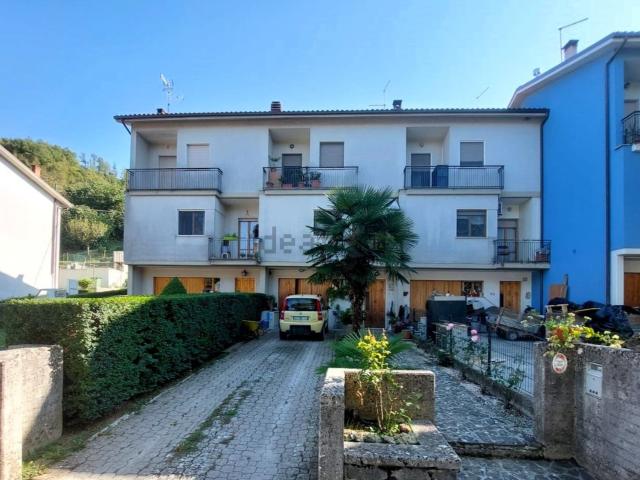 Appartamento in vendita di 160 m² in Viale dei frassini